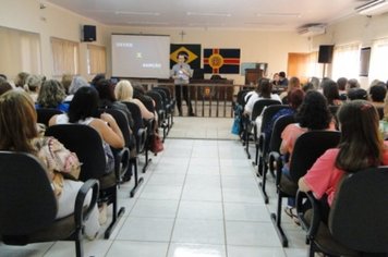 Seminário para profissionais da educação e palestra aos pais de alunos da Rede Municipal!