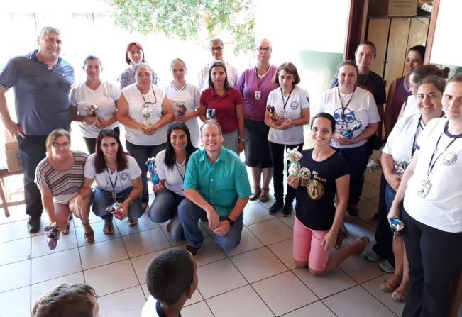 Entrega de ovos de pascoa para toda rede de ensino municipal.