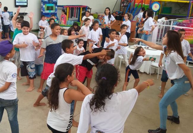 Comemoração do dia das crianças realiza passeio no Buffet Infantil Festazi