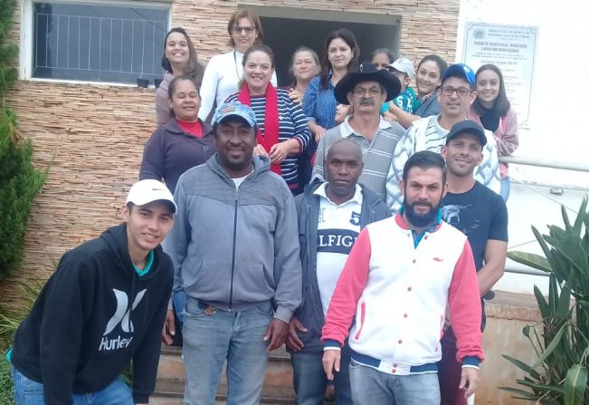 PACIENTES E FAMÍLIAS RECEBEM VISITA DE INTERNOS DA COMUNIDADE TERAPÊUTICA SÃO PIO.